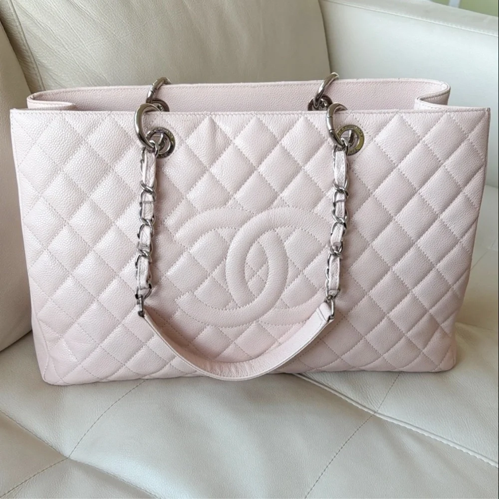 Chanel GST in light pink Caviar